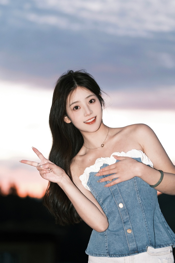 药屋少女的呢喃 封面